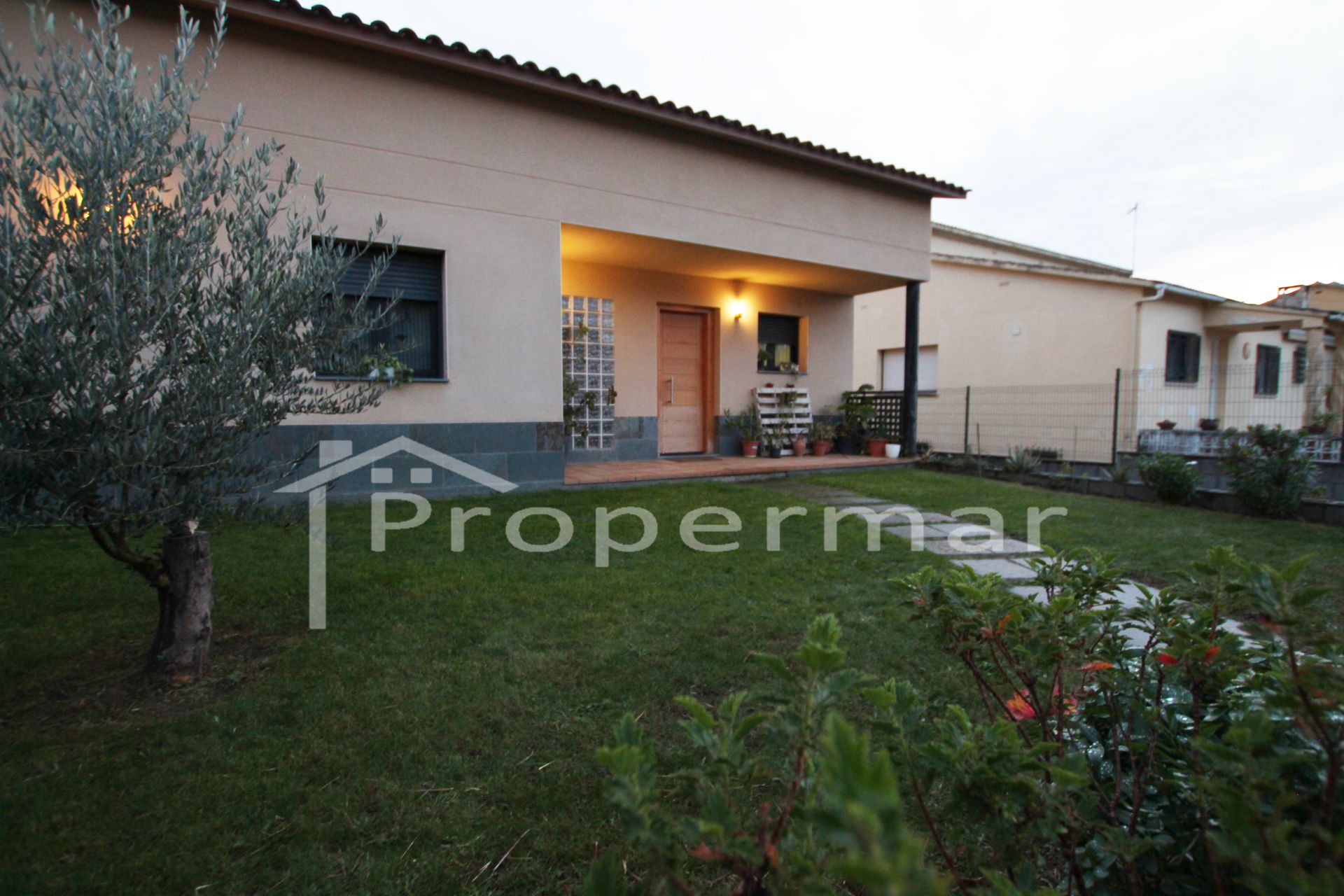 Vista exterior de Casa o chalet en venta en Cànoves I Samalús con Aire acondicionado, Calefacción y Jardín privado