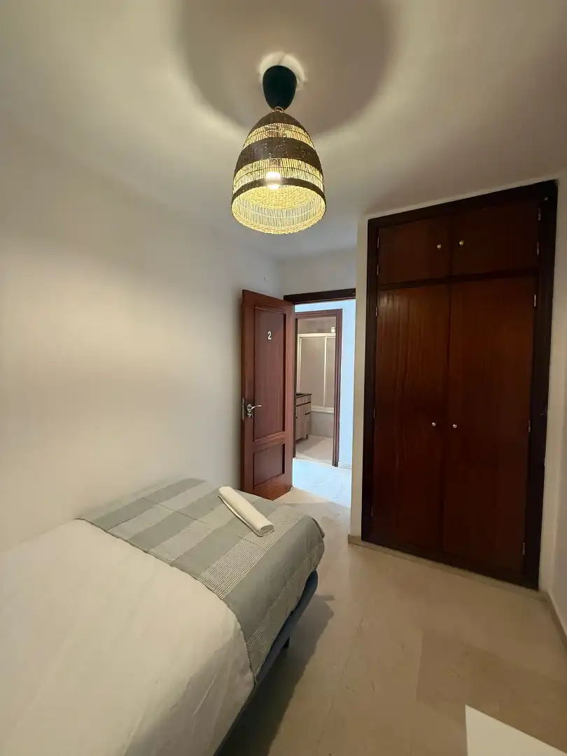 Bedroom of Flat for share in Málaga  with Furnished, Oven and Washing machine