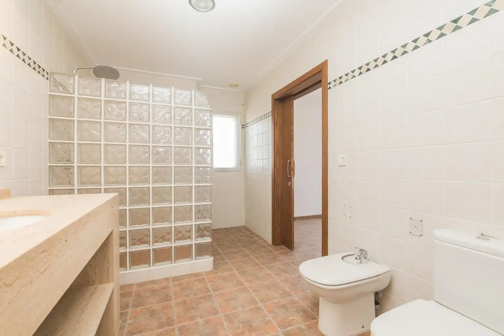Badezimmer von Dachboden zum Verkauf in Elche / Elx mit Klimaanlage, Heizung und Terrasse
