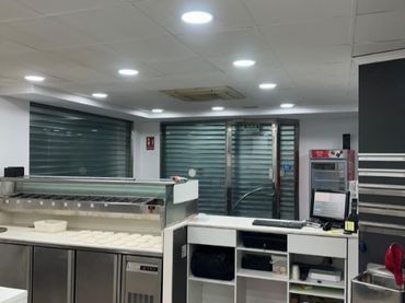 Local comercial de lloguer a Avda país valenciano 51