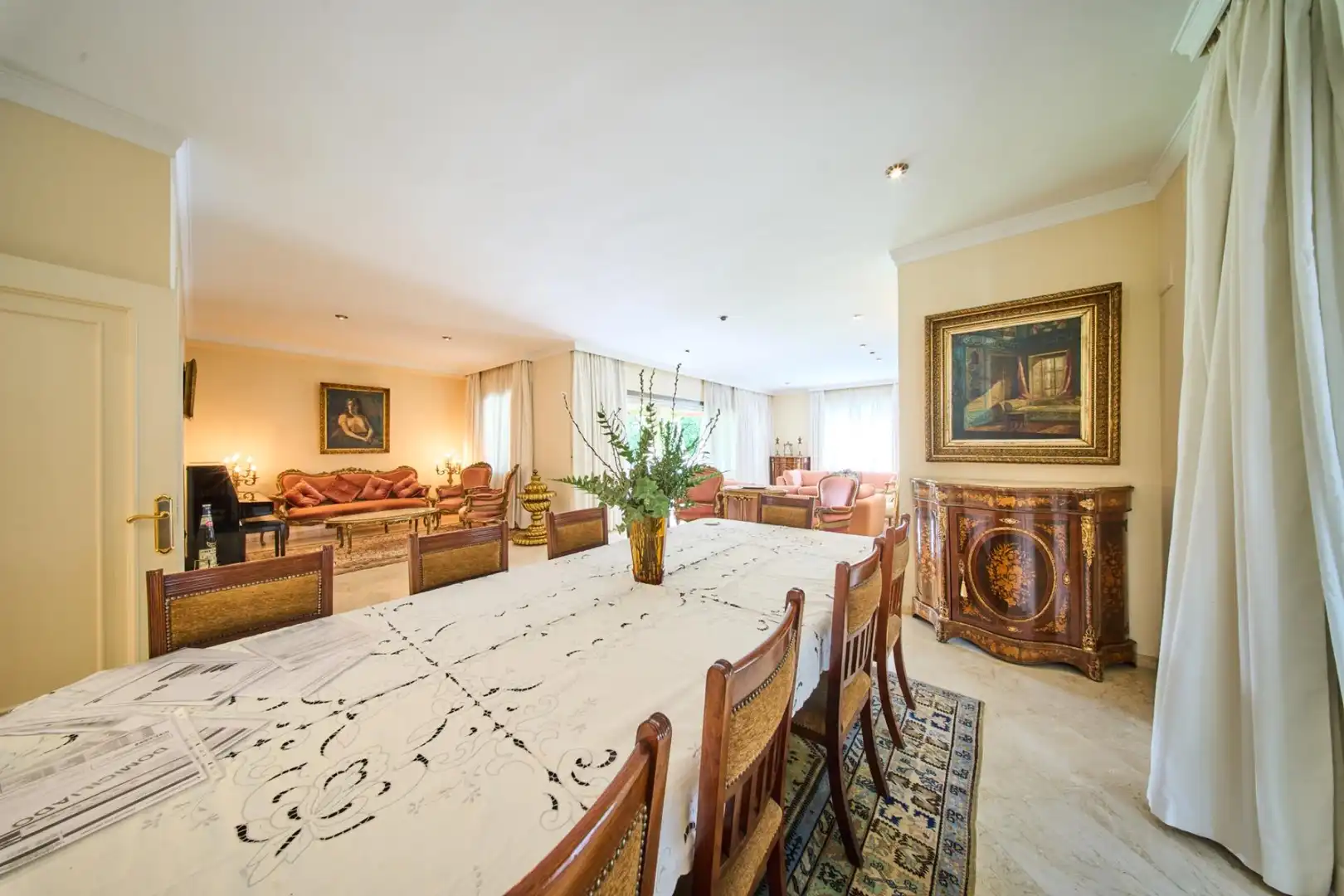 Comedor de Casa o chalet en venta en Marbella con Aire acondicionado, Calefacción y Jardín privado