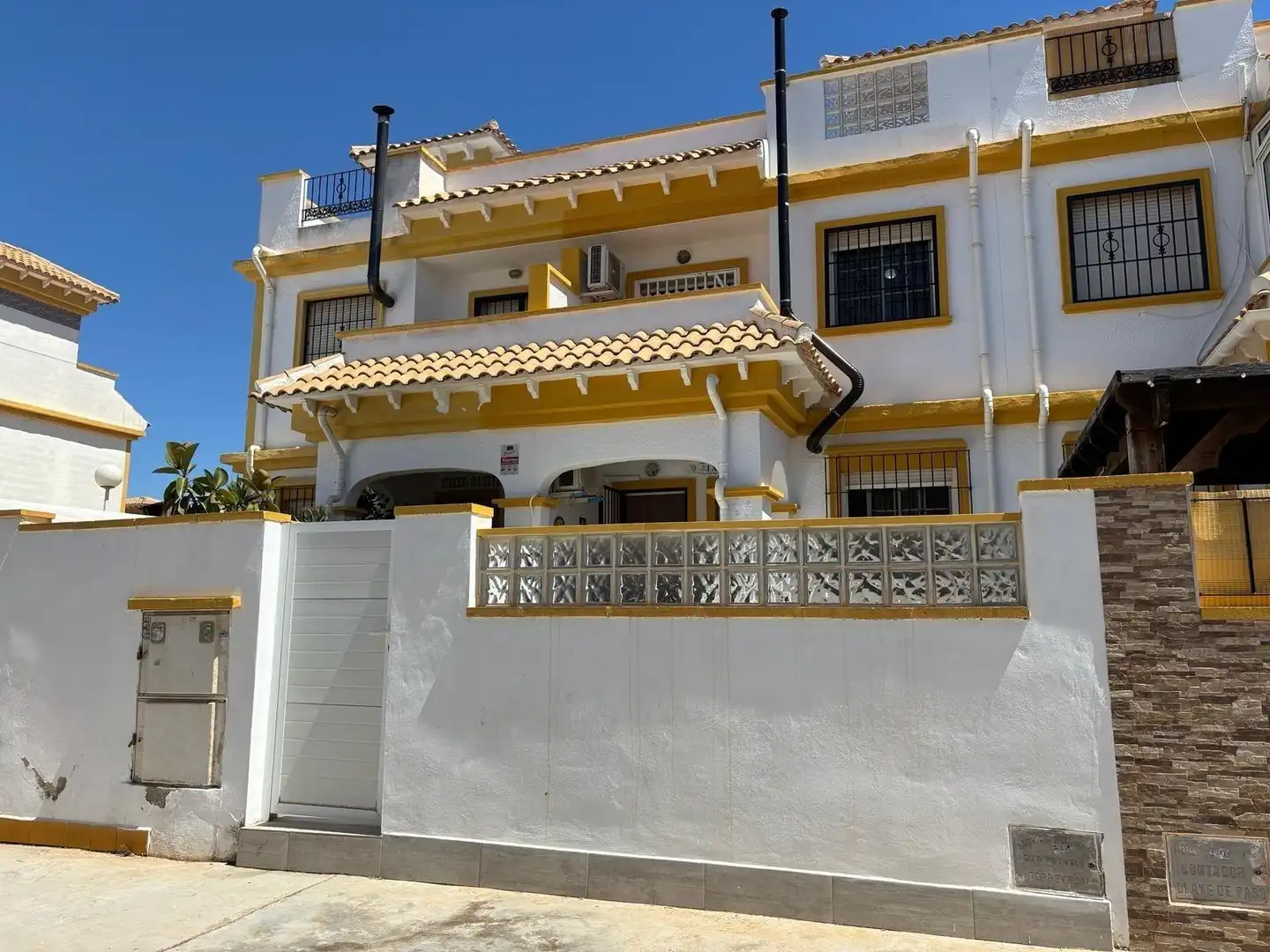 Adosado con terraza en venta en Nueva Torrevieja - Aguas Nuevas, imagen 2