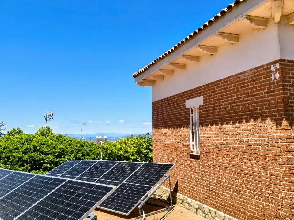 Vista exterior de Casa o xalet en venda en Trijueque amb Terrassa i Balcó