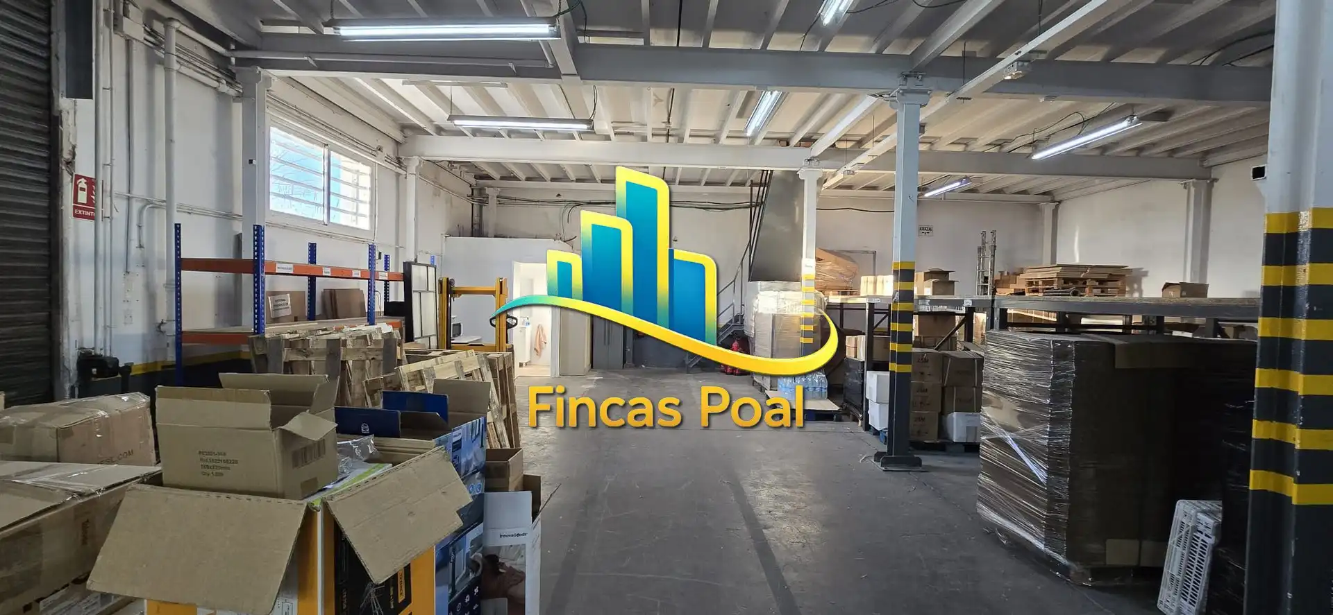Piscina de Nave industrial en venta en Rubí