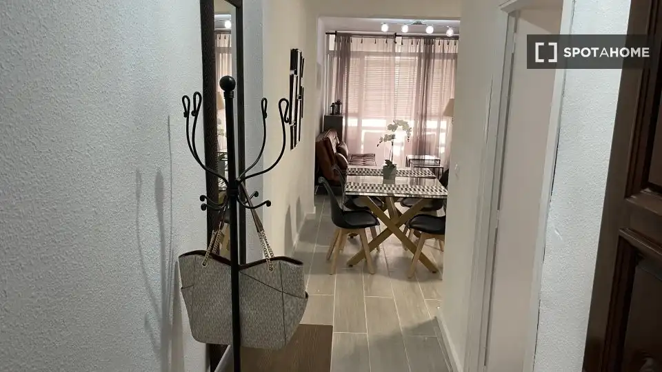 Flat for share in Málaga  with Air Conditioner, Terrace and Furnished