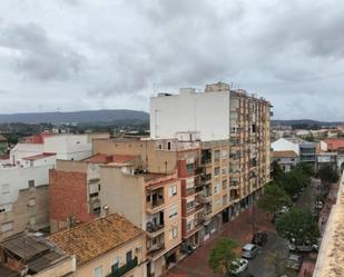 Vista exterior de Àtic en venda en Canals amb Aire condicionat, Terrassa i Balcó