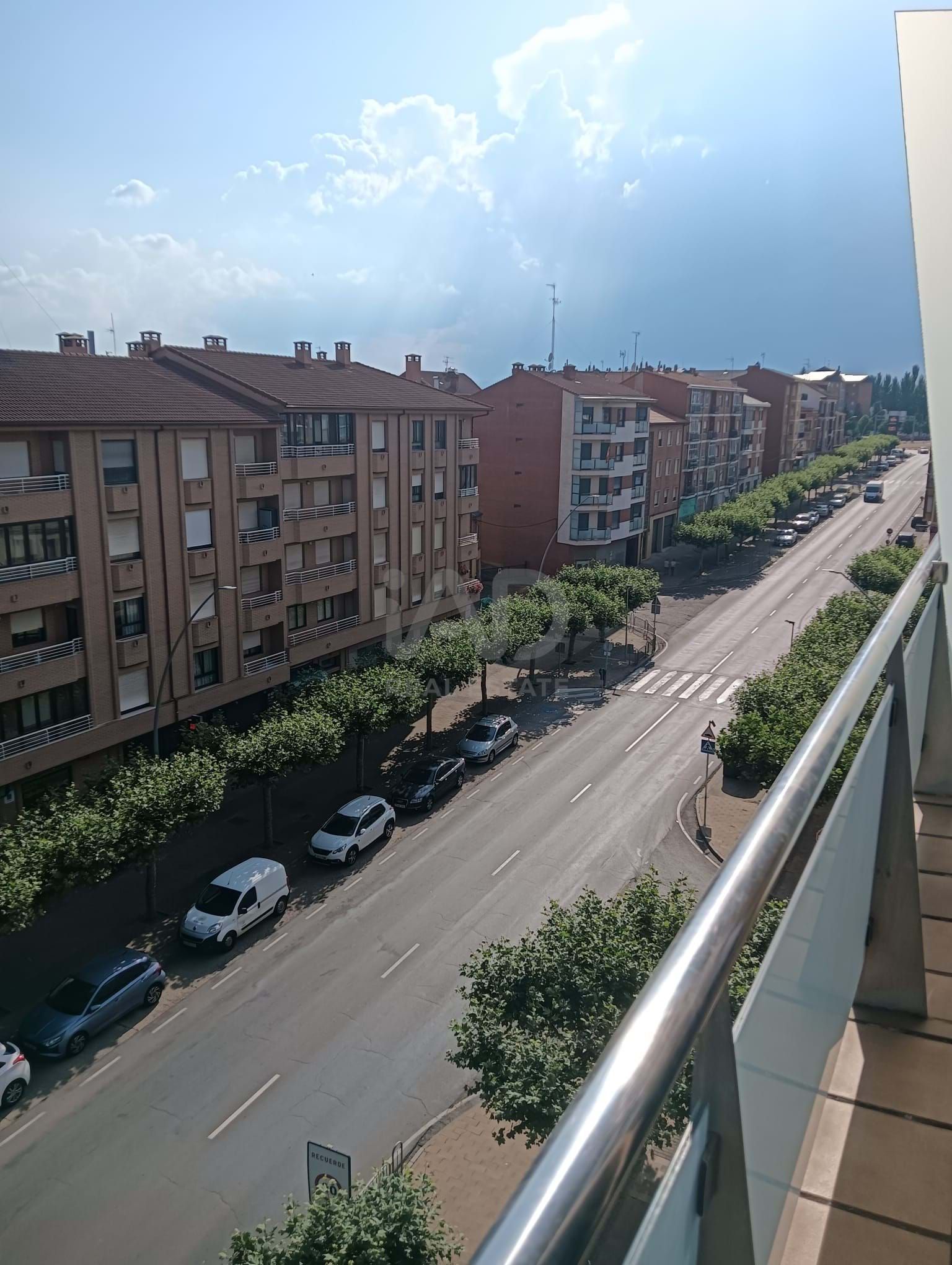Vista exterior de Dúplex en venda en Astorga amb Calefacció i Terrassa