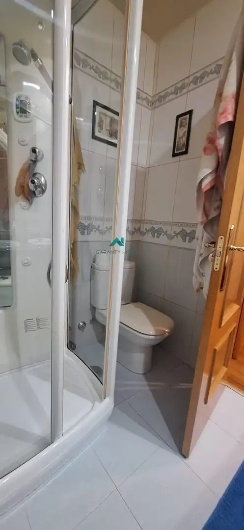 Bany de Casa adosada en venda en Las Rozas de Madrid amb Aire condicionat, Calefacció i Jardí privat