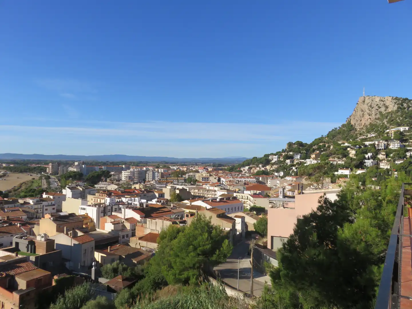 Vista exterior de Apartamento en venta en L'Estartit con Calefacción, Terraza y Amueblado