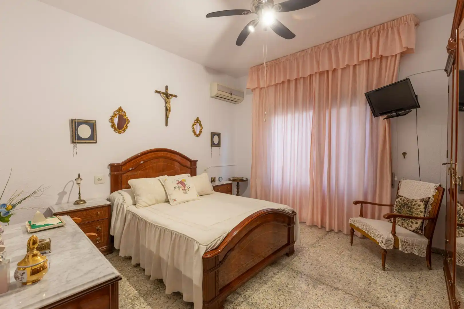 Dormitori de Casa o xalet en venda en Albolote amb Piscina