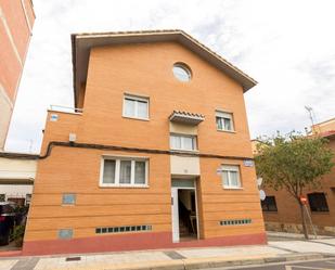 Exterior view of House or chalet for sale in  Zaragoza Capital  with Terrace and Balcony