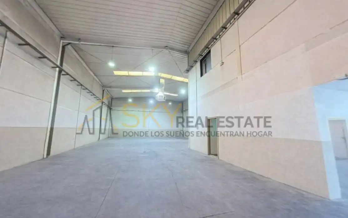 Nave industrial in vendita a Calle Platino 49