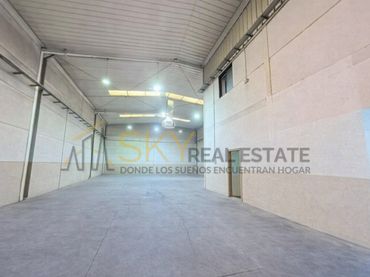 Nave industrial en venta en Calle Platino 49