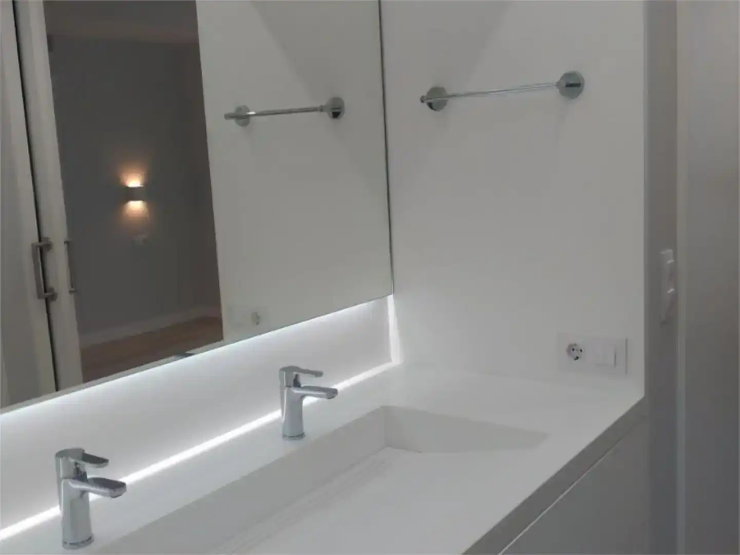 Bany de Pis en venda en A Coruña Capital  amb Parquet i Balcó