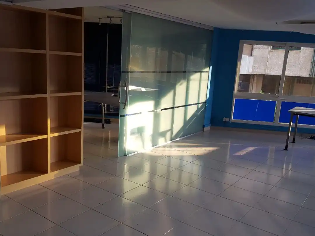 Office for sale in Ribeira  with Internet
