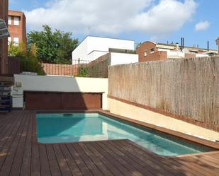 Piscina de Casa adosada de lloguer en Sant Cugat del Vallès amb Aire condicionat i Piscina