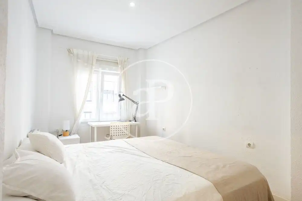 Habitación de Piso de alquiler en Valencia con Aire acondicionado, Amueblado y Balcón