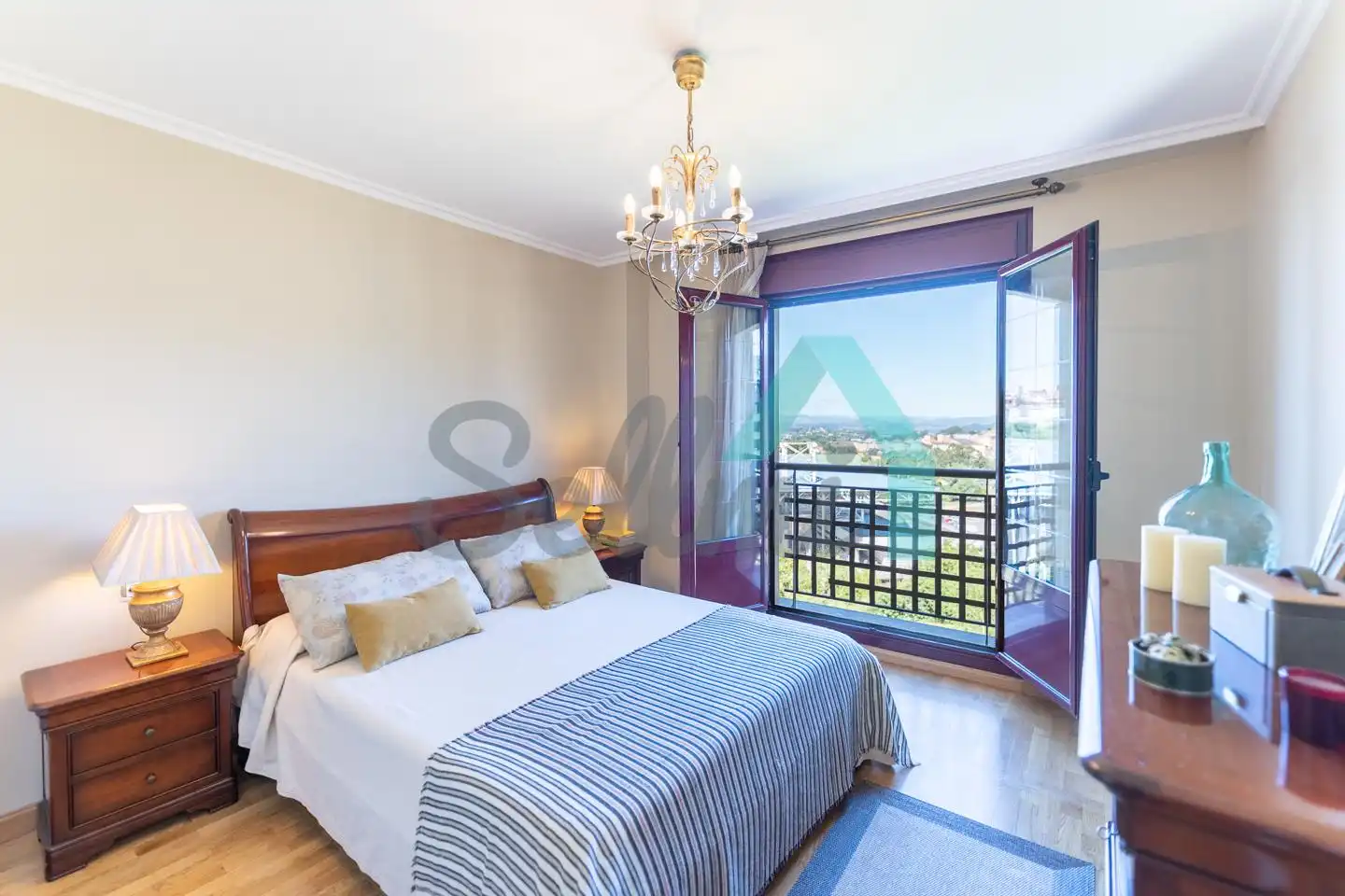 Habitación de Piso en venta en Oviedo  con Calefacción, Parquet y Trastero