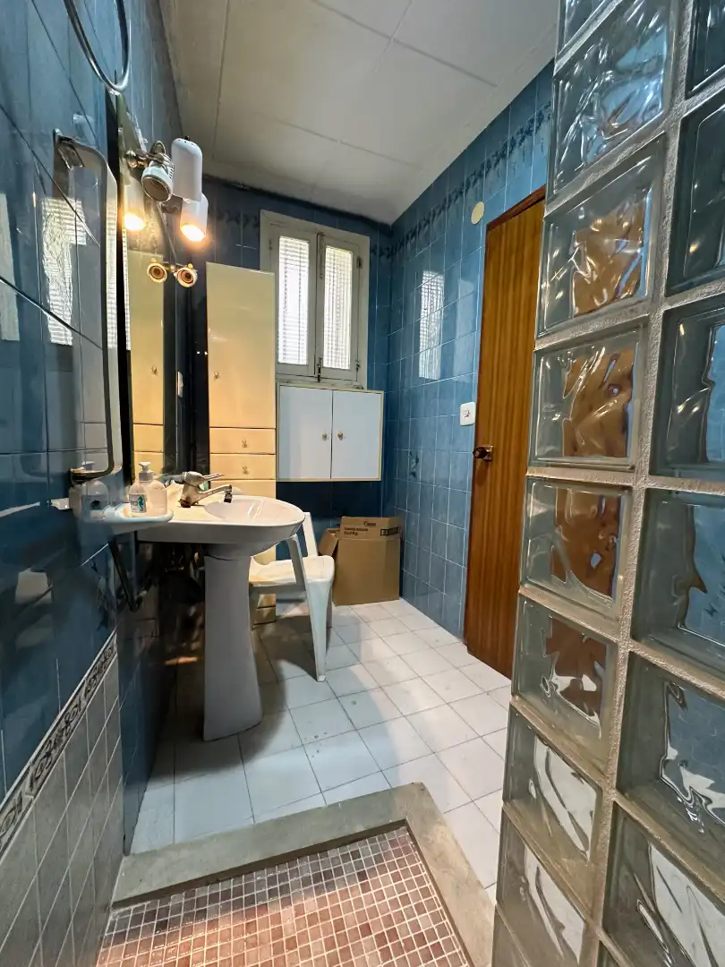 Badezimmer von Einfamilien-Reihenhaus zum Verkauf in El Palomar mit Terrasse, Möbliert und Ofen