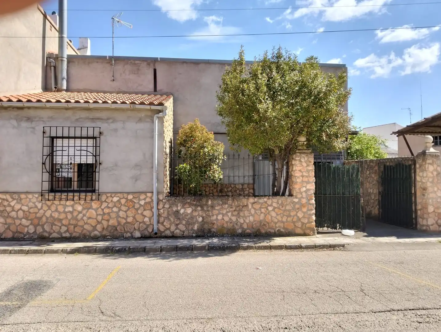 Exterior view of Houses for sale in Madrigueras  with Terrace and Furnished