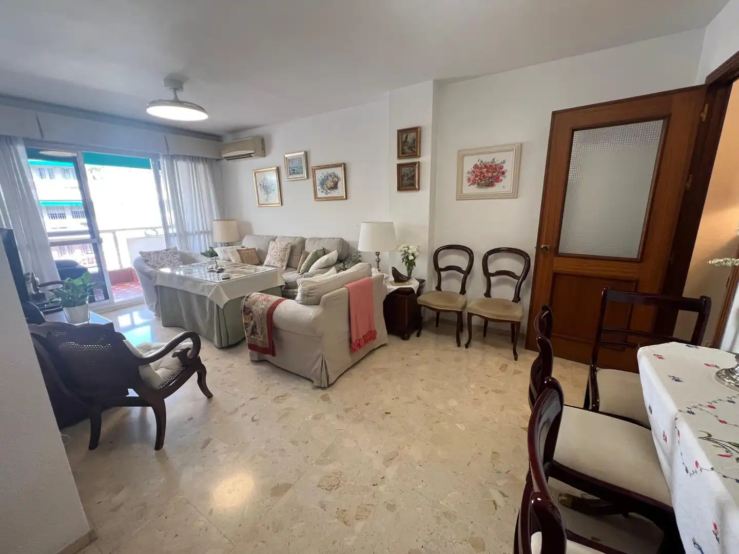 Sala de estar de Piso de alquiler en Sevilla con Aire acondicionado, Terraza y Amueblado