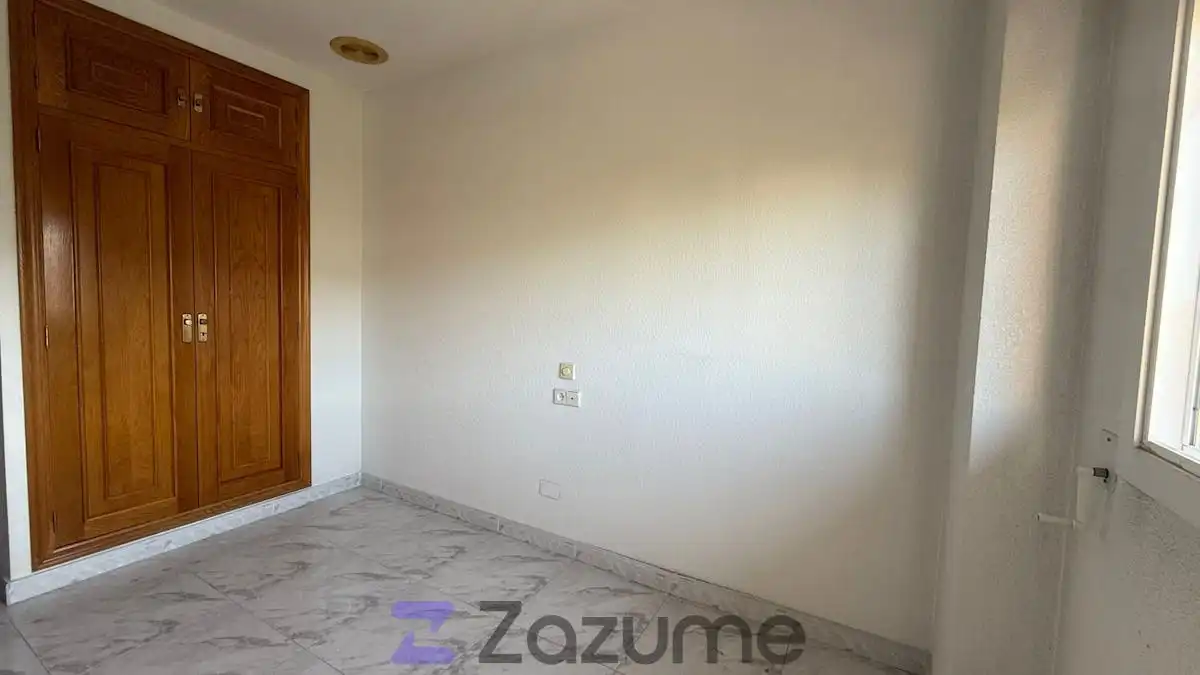 Schlafzimmer von Wohnung zur Miete in Murcia mit Abstellraum, Möbliert und Waschmaschine