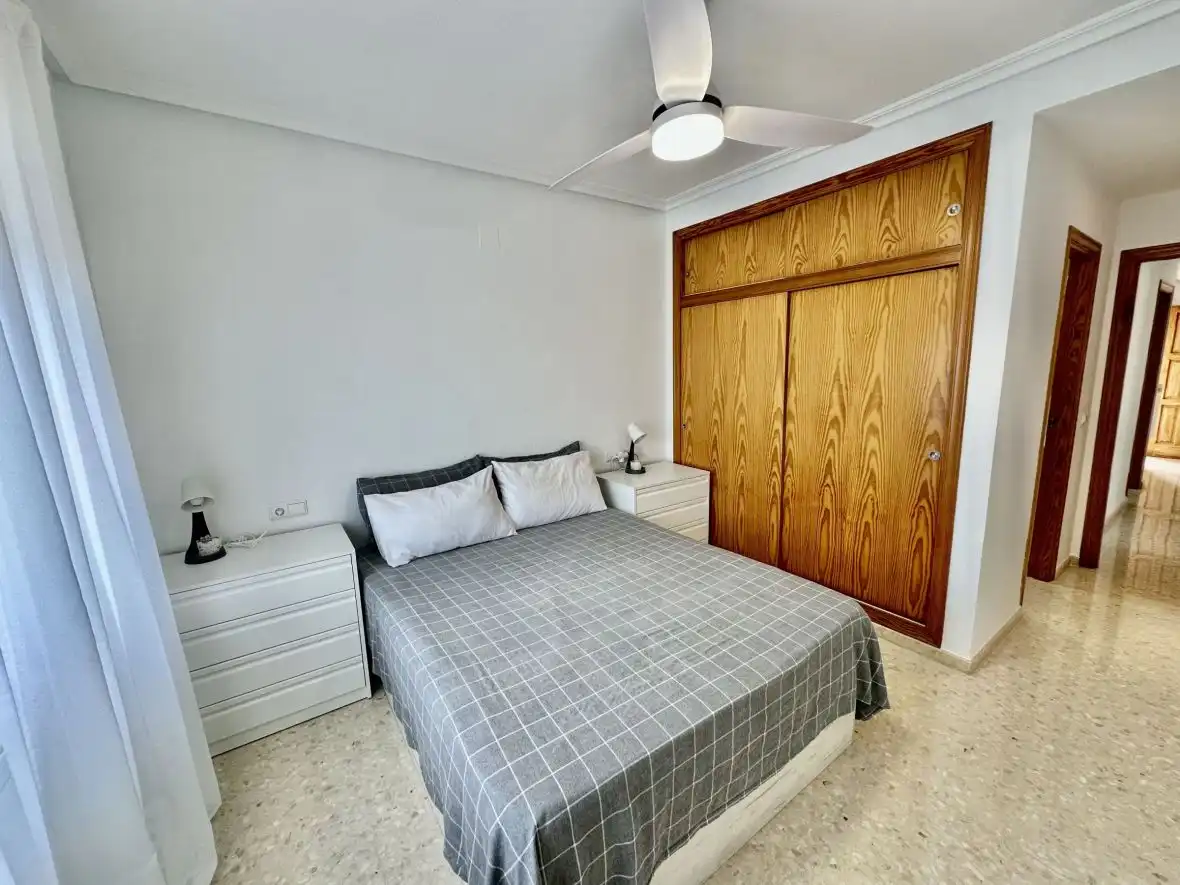 Habitación de Apartamento en venta en Elche / Elx con Calefacción, Terraza y Piscina