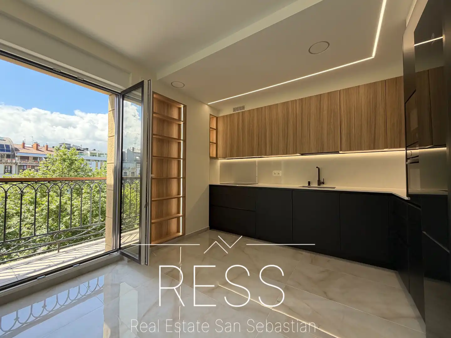 Cocina de Piso en venta en Donostia - San Sebastián  con Aire acondicionado, Calefacción y Amueblado