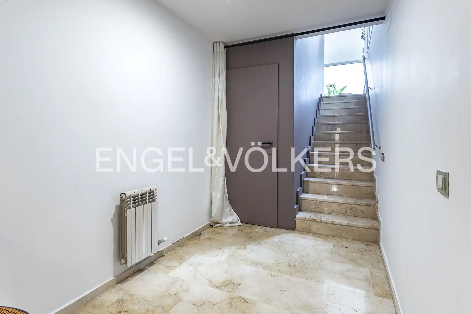 Houses for sale in Barcelona  with Air Conditioner, Heating and Private garden