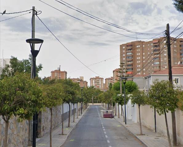 Casa adosada en Venta en Catedratico Eliseo Gomez Serrano en Tómbola