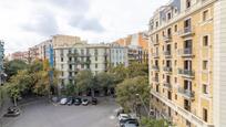 Exterior view of Flat for sale in  Barcelona Capital  with Terrace and Balcony