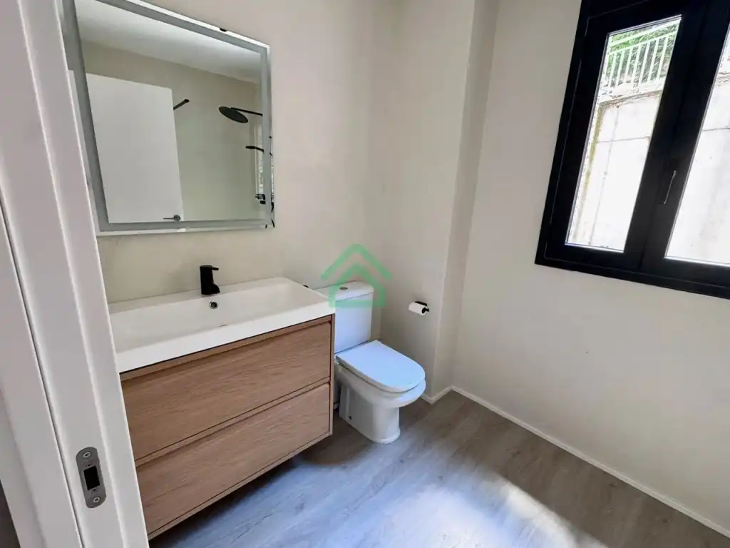Baño de Piso en venta en Montferrer i Castellbò