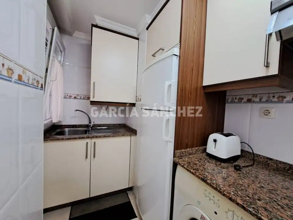 Cocina de Apartamento en venta en Boiro con Amueblado, Horno y Lavadora