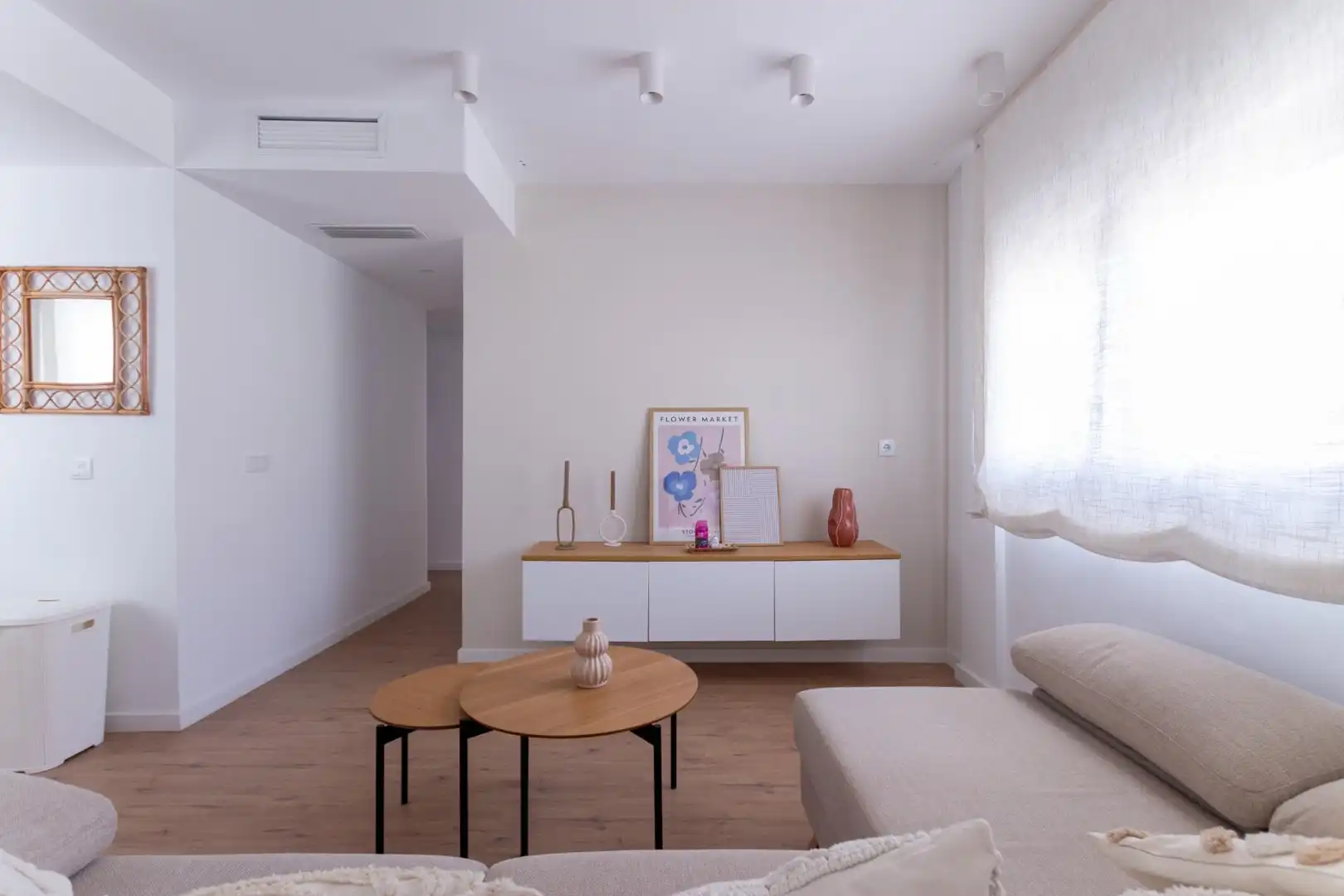 Sala de estar de Ático en venta en Águilas con Aire acondicionado, Terraza y Amueblado
