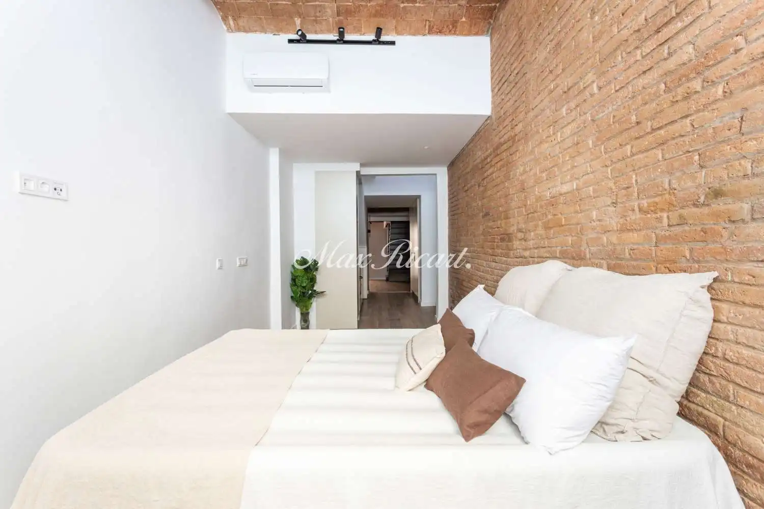 Dormitori de Casa o xalet en venda en Barcelona amb Aire condicionat, Calefacció i Terrassa
