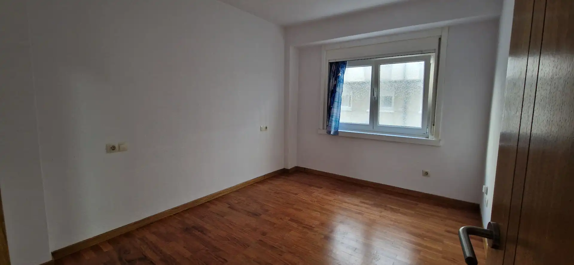 Dormitori de Pis en venda en A Coruña Capital  amb Parquet, Forn i Rentadora