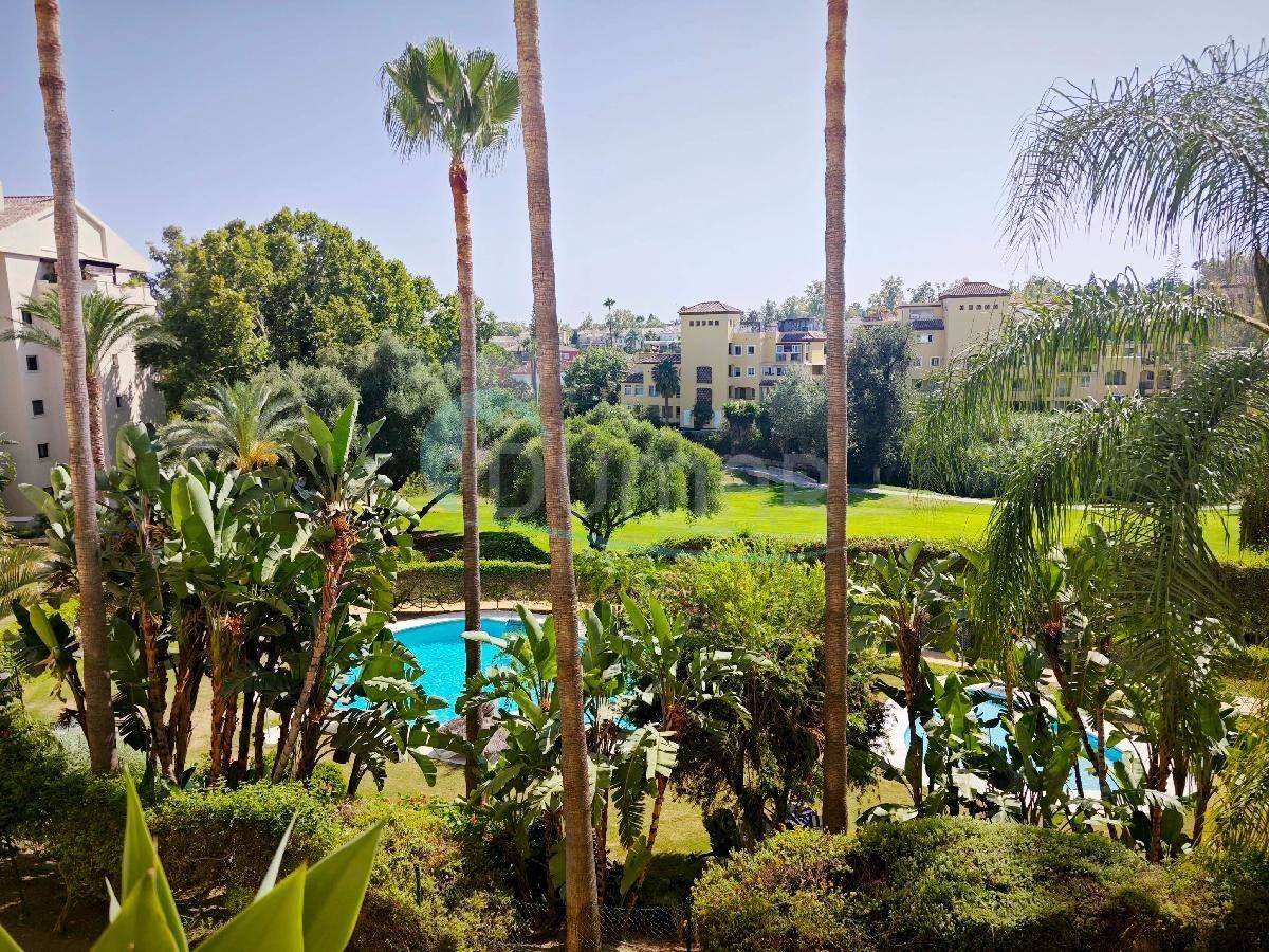 Garden of Flat for sale in Marbella  with Air Conditioner, Terrace and Storage room