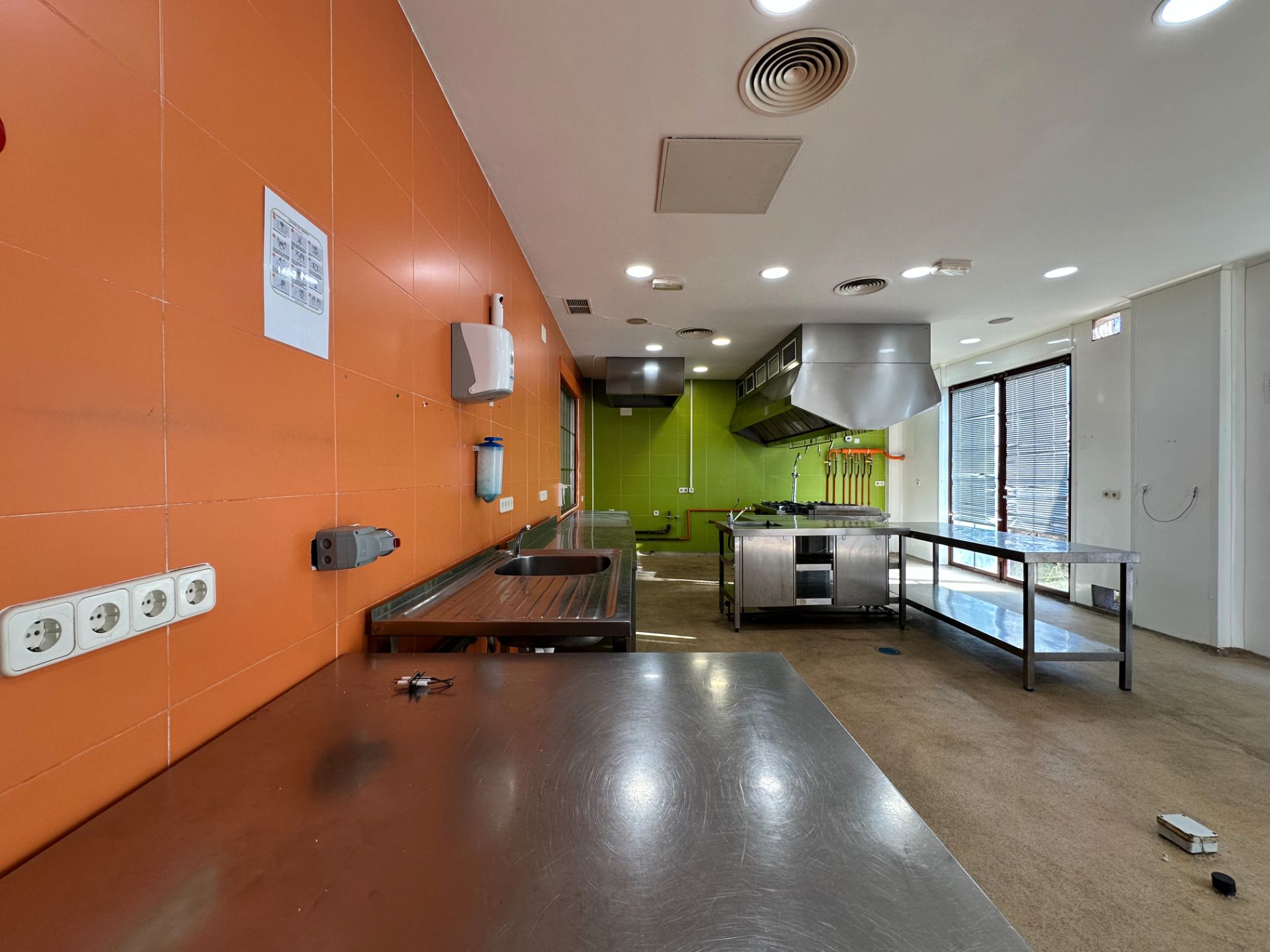 Kitchen of Premises for sale in Tres Cantos  with Air Conditioner and Alarm