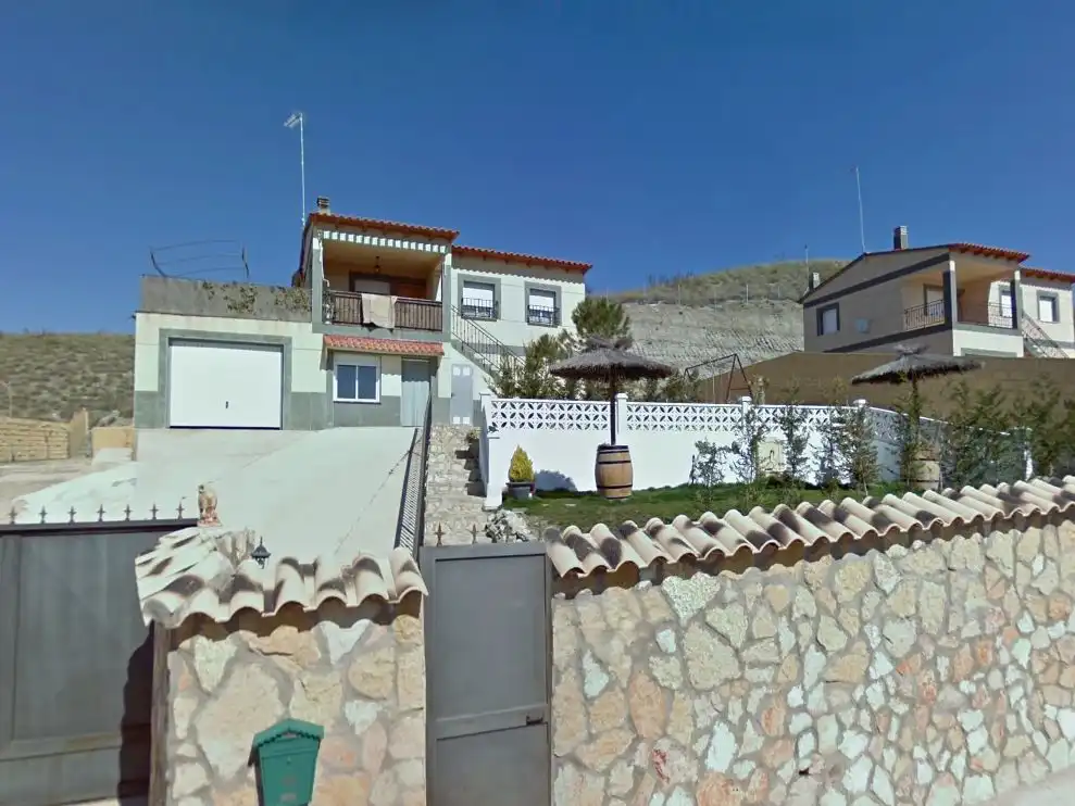 Casa en venta en Barajas de Melo, imagen 2