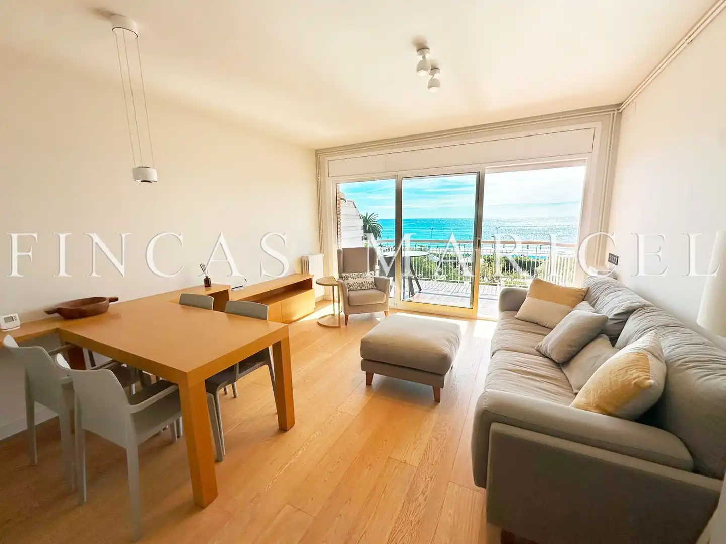 Vista exterior de Piso en venta en Can Girona - Terramar - Vinyet