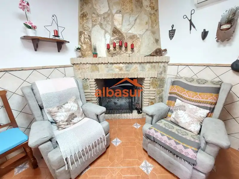 Sala d'estar de Casa o xalet en venda en Córdoba amb Aire condicionat, Calefacció i Jardí privat