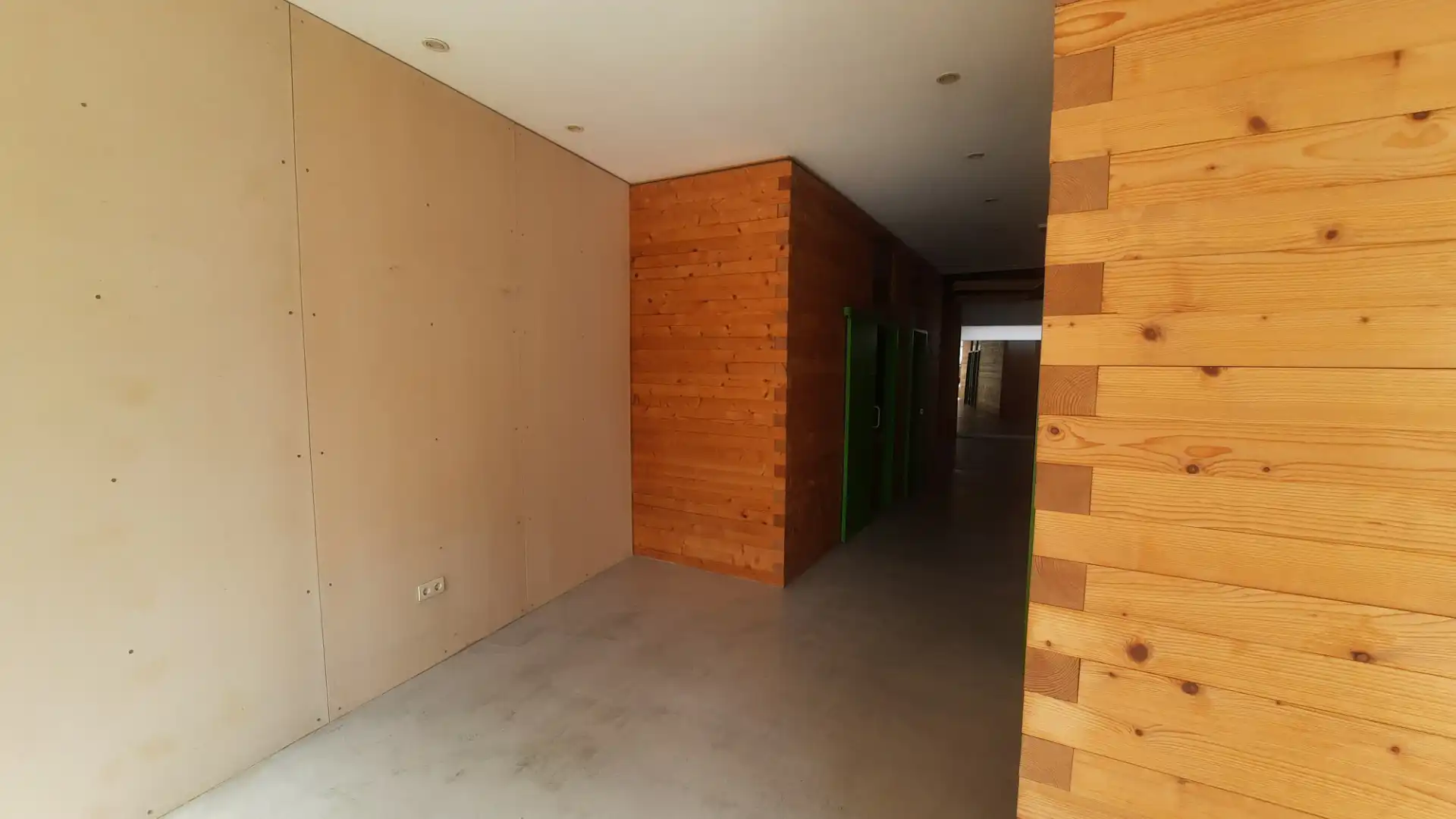 Local comercial de lloguer a Avenida de Emilio Martínez Garrido 3, imagen 2
