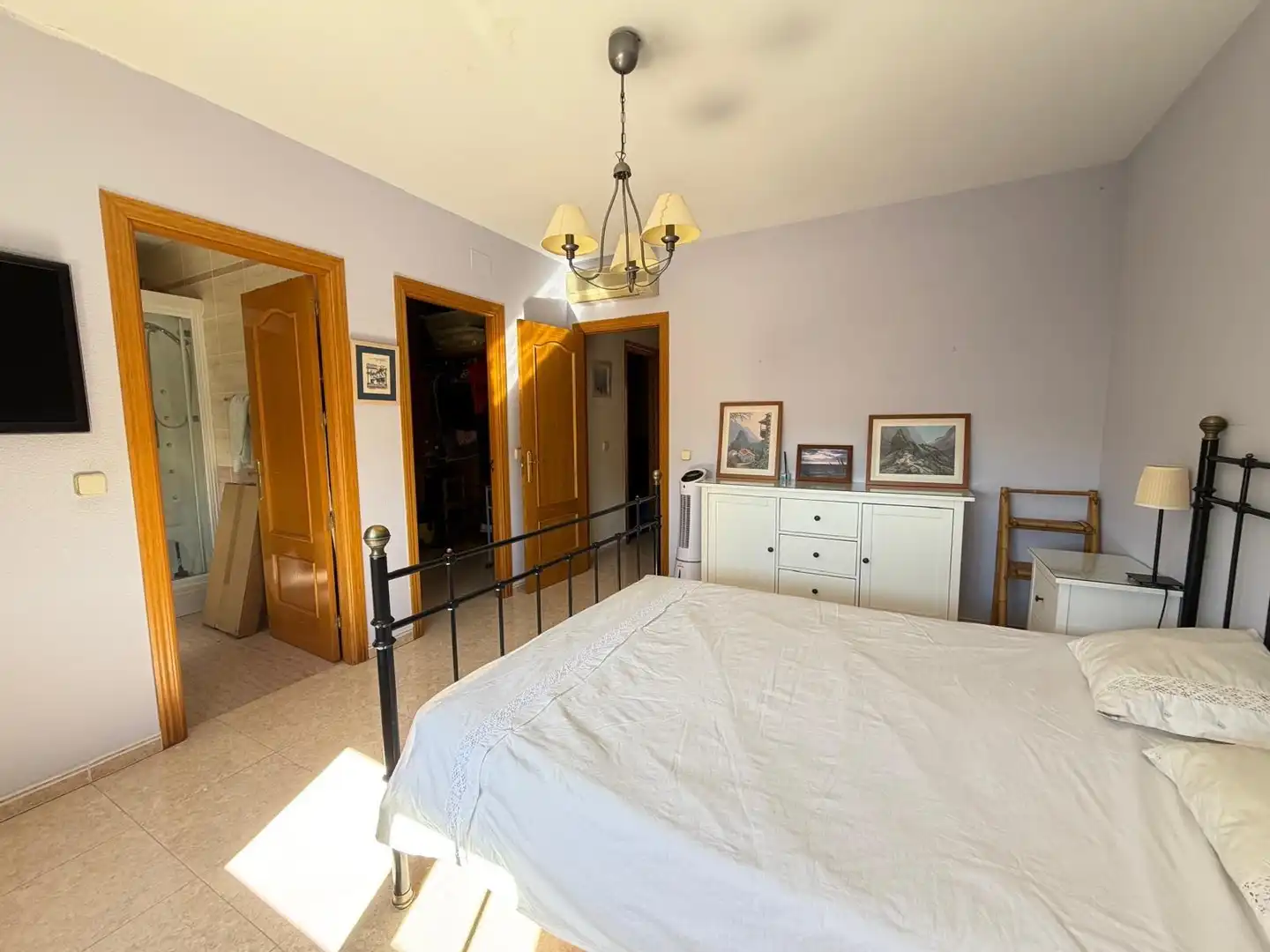 Dormitori de Casa adosada en venda en San Martín de la Vega amb Aire condicionat, Calefacció i Moblat