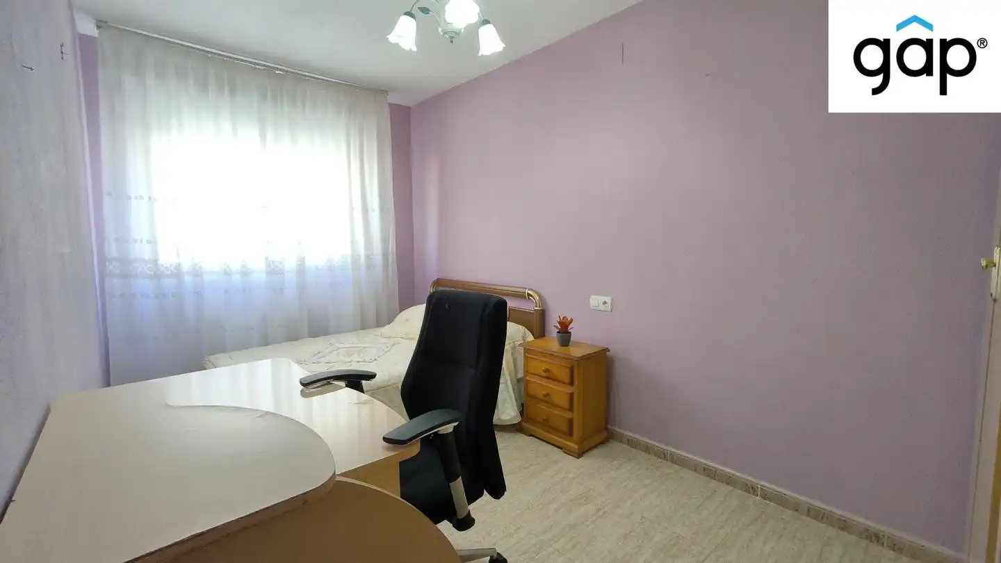 Schlafzimmer von Einfamilien-Reihenhaus zum Verkauf in Horcajo de Santiago mit Heizung, Abstellraum und Möbliert