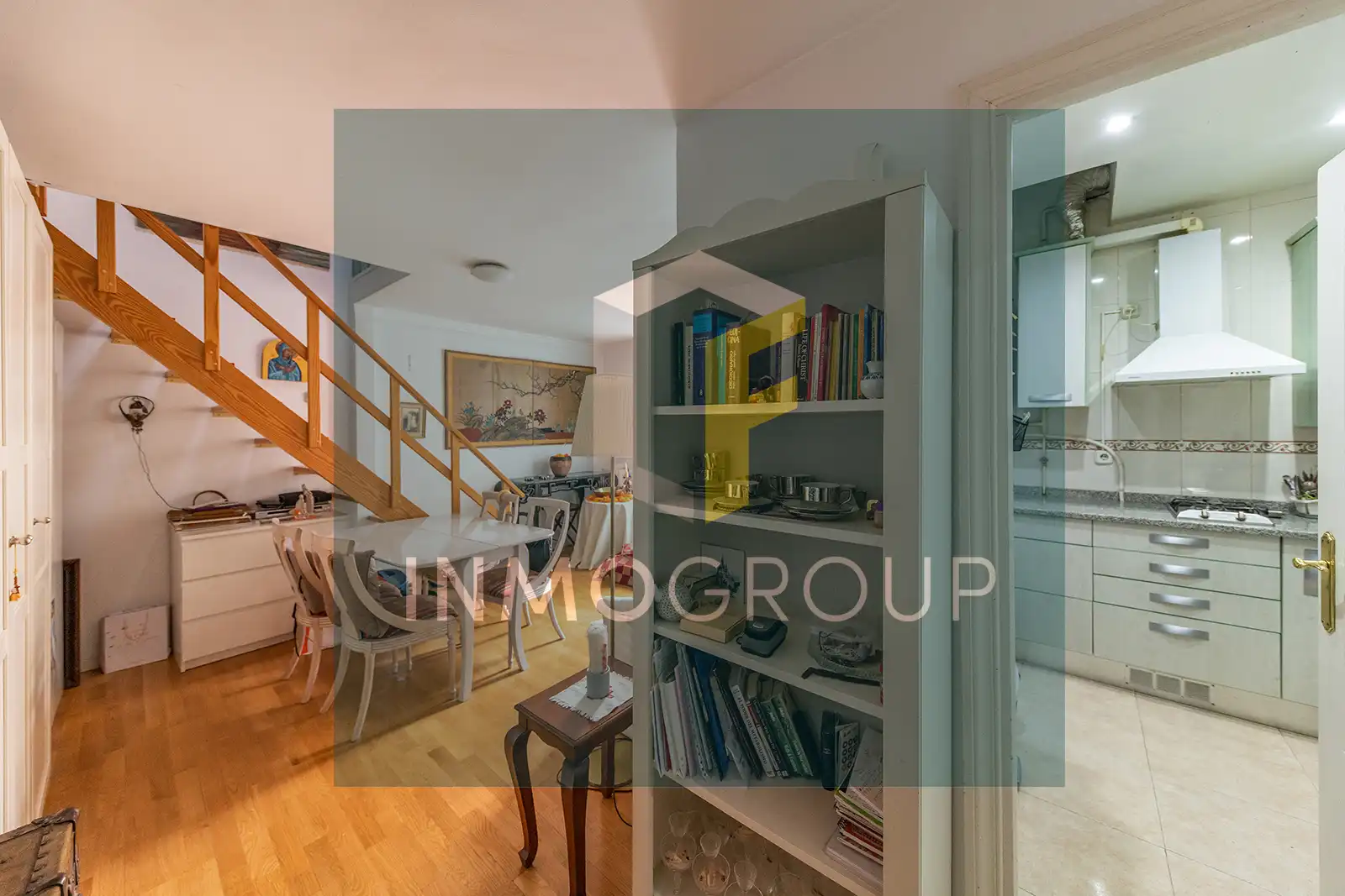 Duplex with lift for sale in Calle de los Madrazo, imagen 2