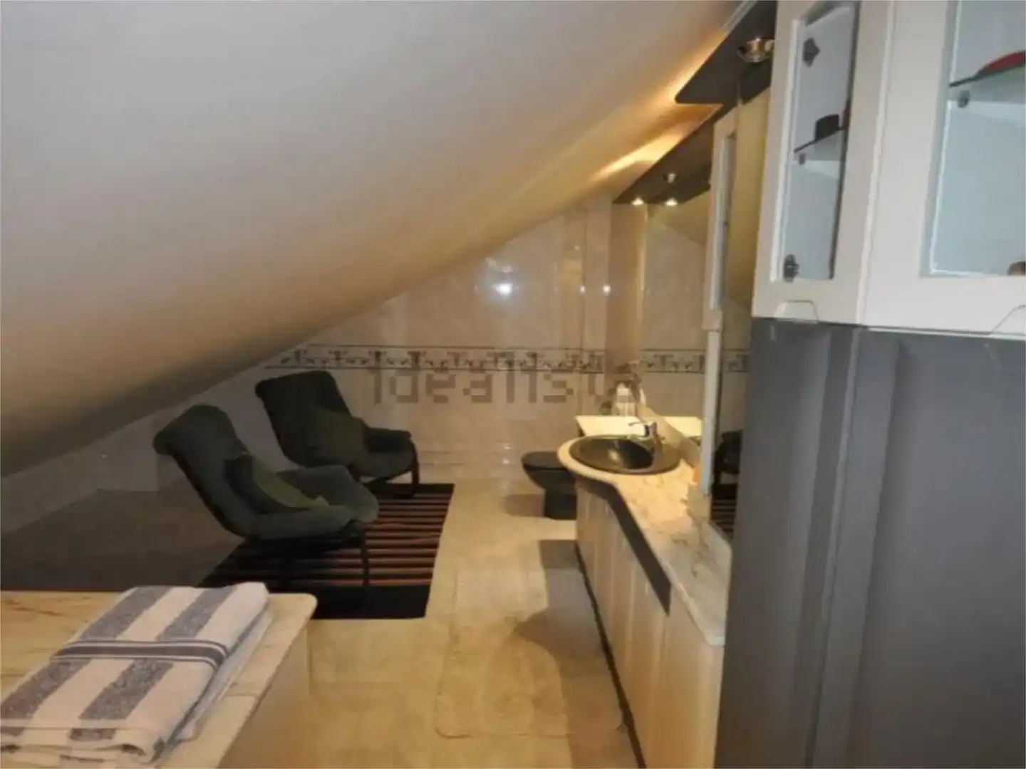 Badezimmer von Wohnung zum Verkauf in Castro-Urdiales mit Privatgarten, Schwimmbad und Möbliert