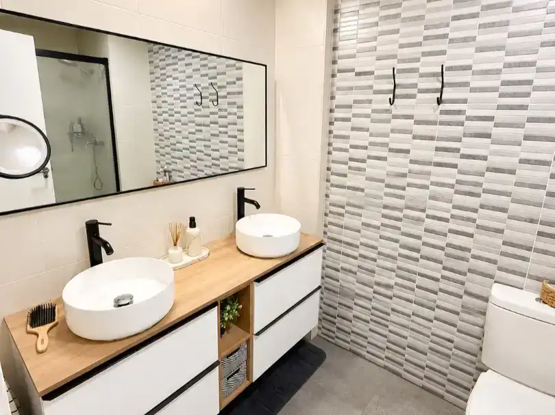 Bathroom of Flat for sale in Lardero  with Terrace