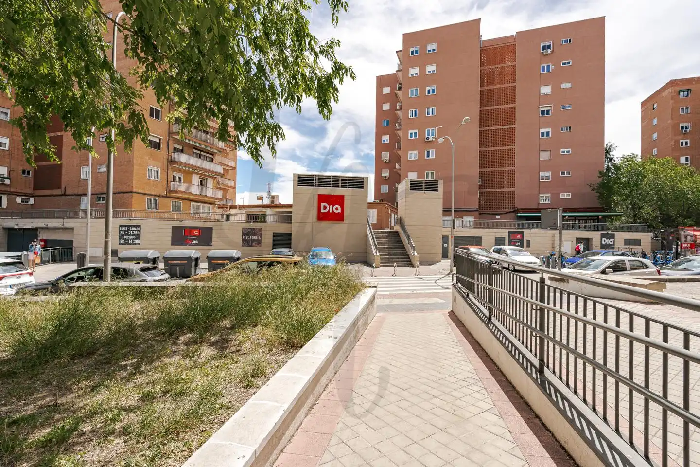 Vista exterior de Planta baja en venta en Madrid con Calefacción