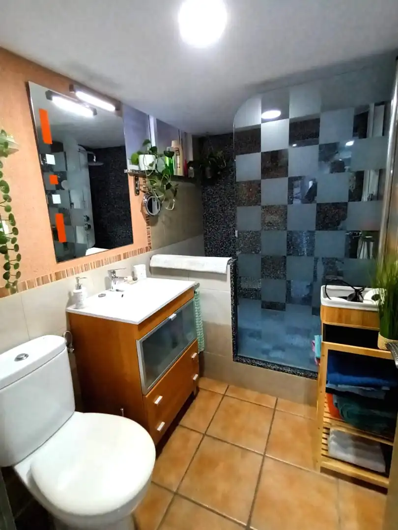 Baño de Casa adosada en venta en Mérida con Aire acondicionado, Terraza y Trastero