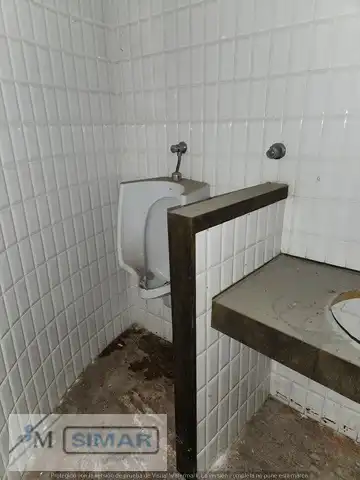 Baño de Local en venta en Toledo